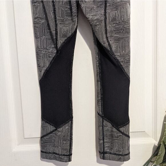 Lululemon X Soulcycle Pace Rival Crop Leggings Size 2 - Picture 6 of 9